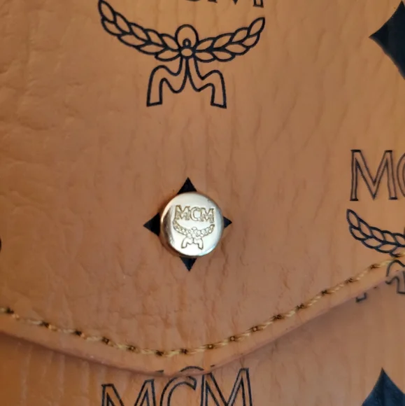 MCM Pink Or Congac Visetos Envelope Clutch Handbag, Size 8½"x5½" - Picture 13 of 13